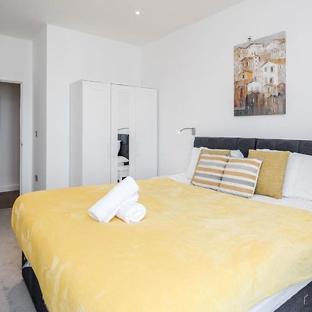 Top Floor Luxury 2 Bedroom St Albans Apartment - Free Wifi エクステリア 写真