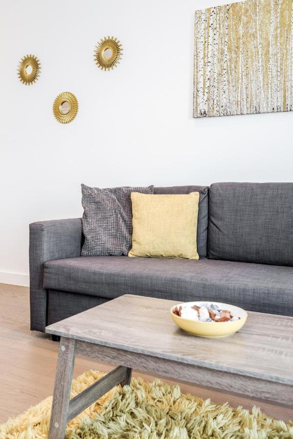 Top Floor Luxury 2 Bedroom St Albans Apartment - Free Wifi エクステリア 写真